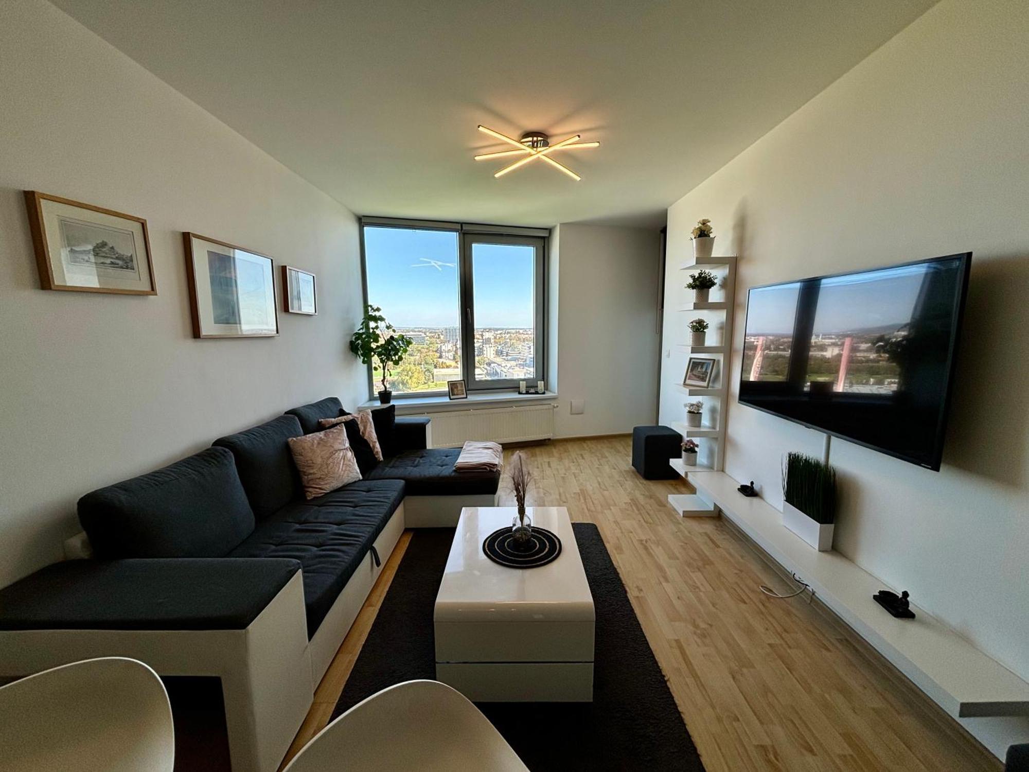 Three Towers With Beautiful View And Parking! Apartment Bratislava Luaran gambar