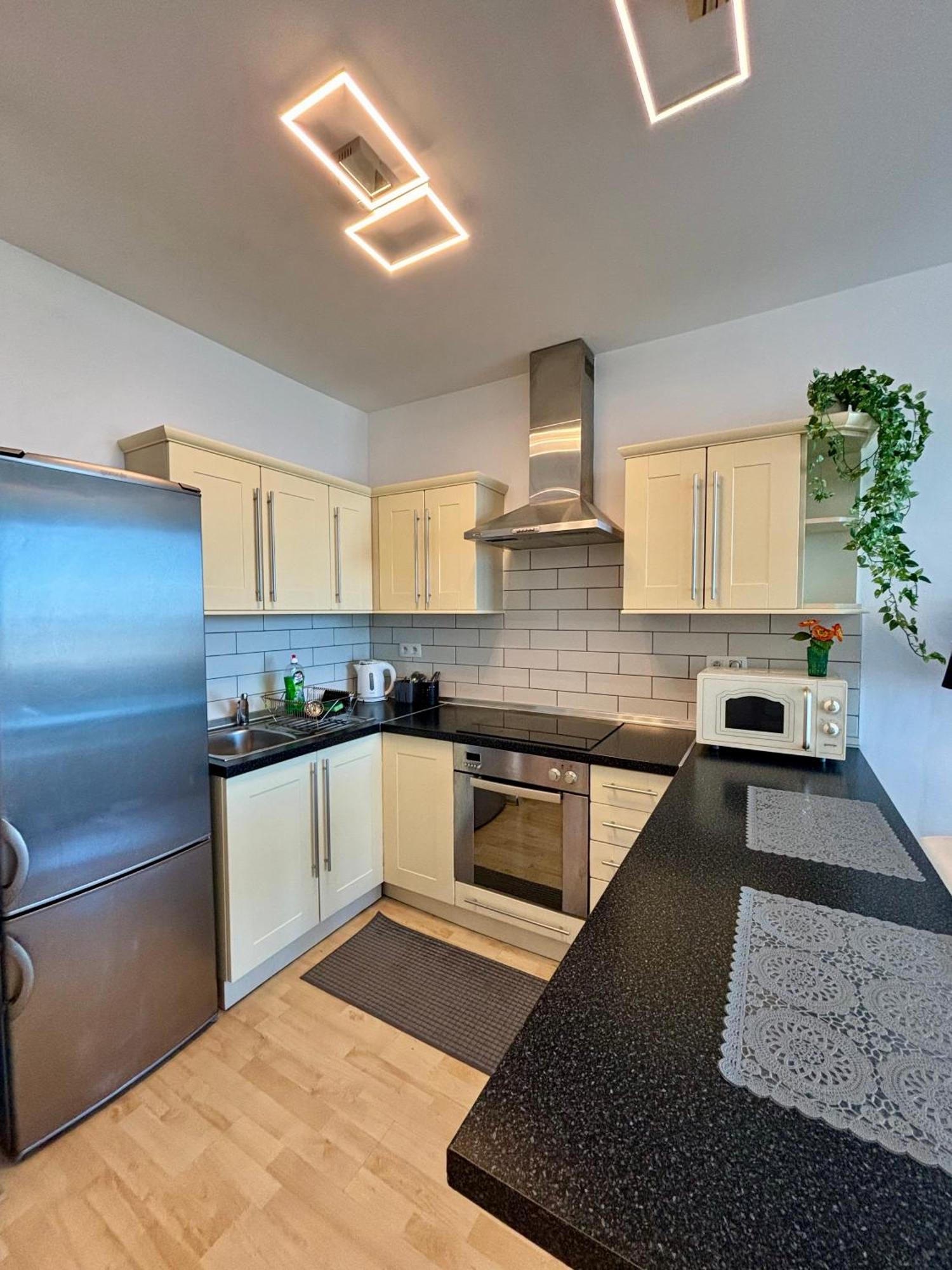 Three Towers With Beautiful View And Parking! Apartment Bratislava Luaran gambar