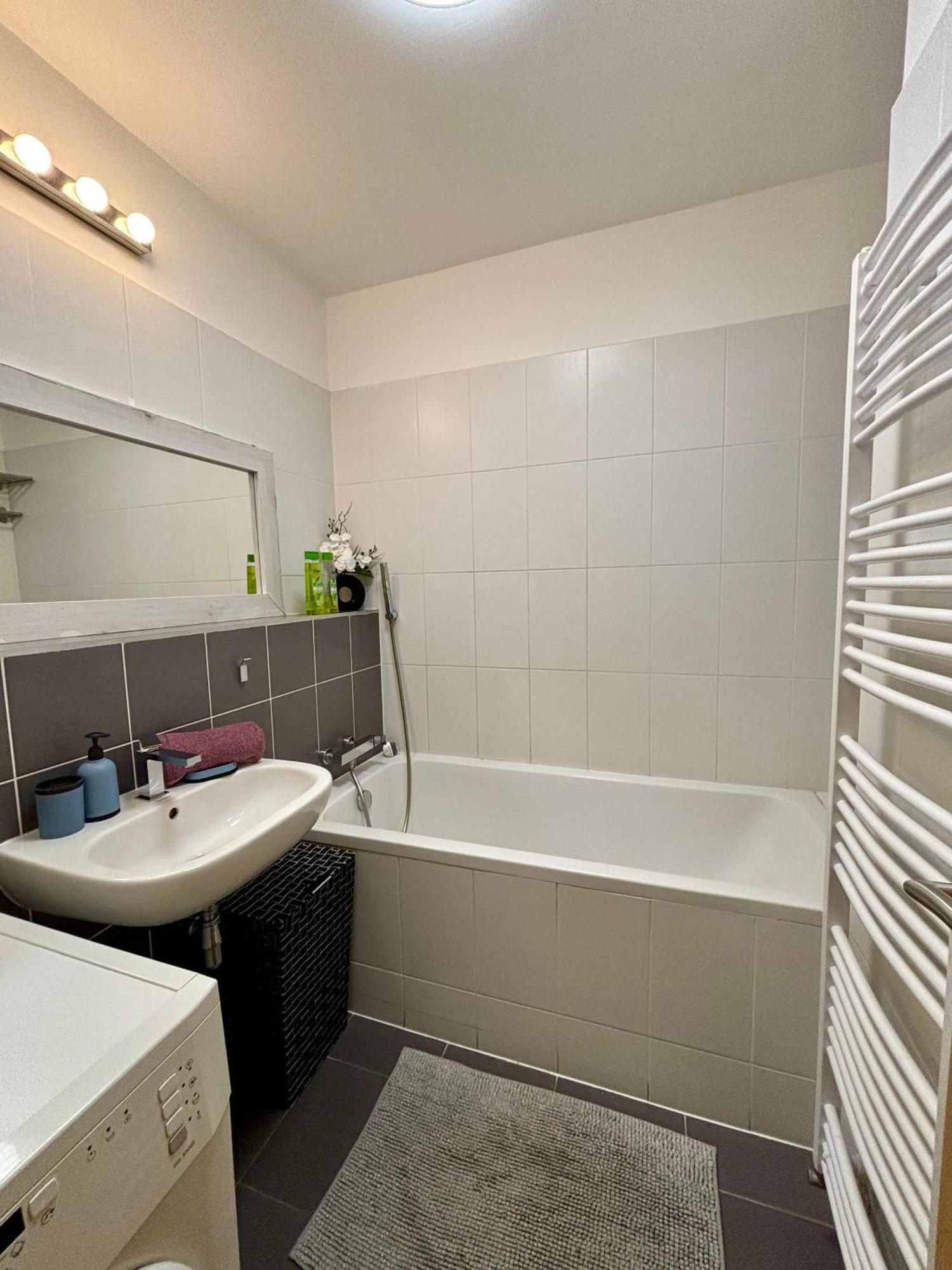 Three Towers With Beautiful View And Parking! Apartment Bratislava Luaran gambar