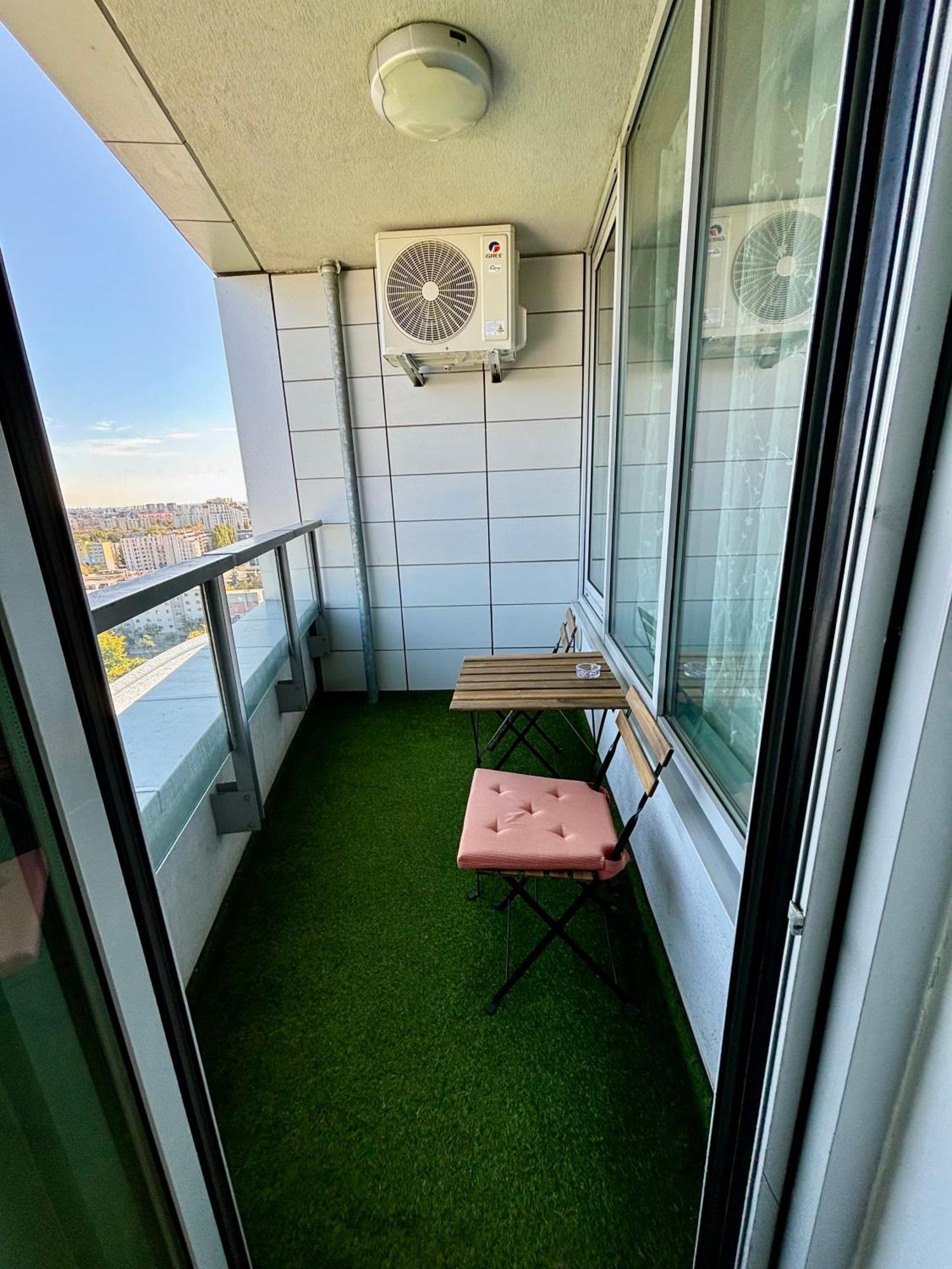 Three Towers With Beautiful View And Parking! Apartment Bratislava Luaran gambar